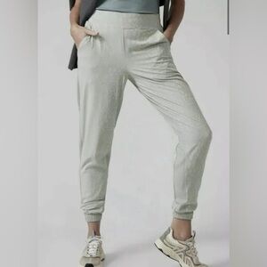 Sz 10  Athleta Joggers Pants